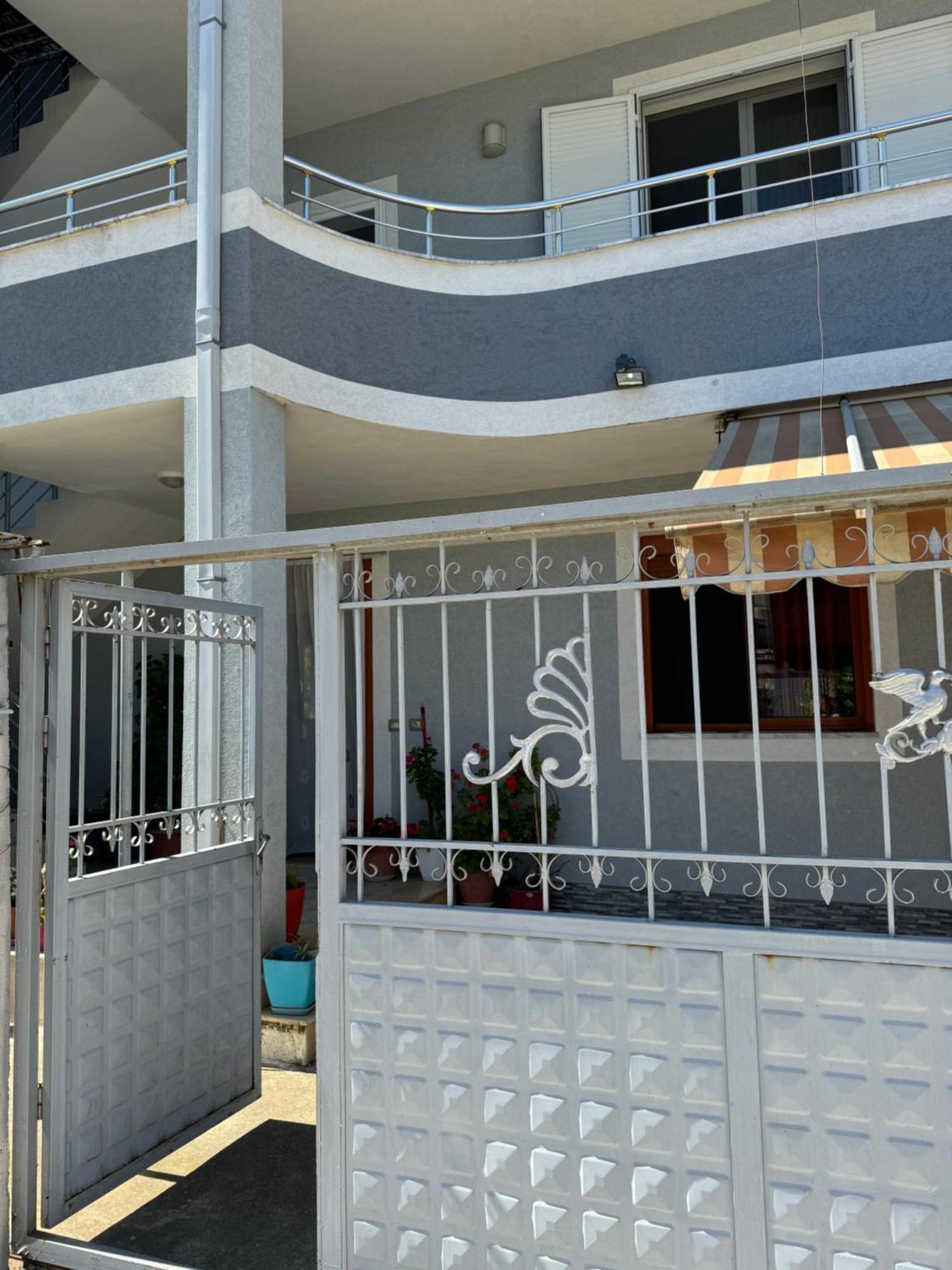 Ersi Apartment Дуррес Экстерьер фото